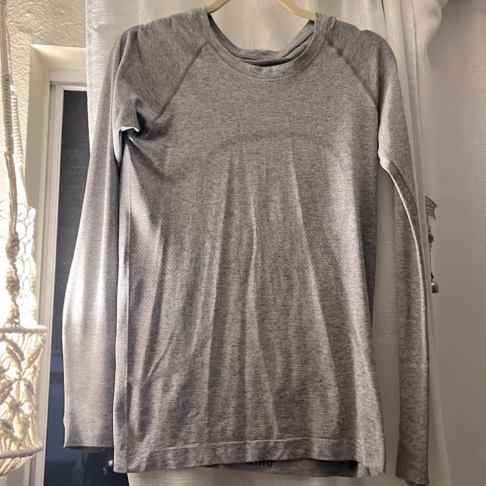 LuLulemon Move your body long sleeve